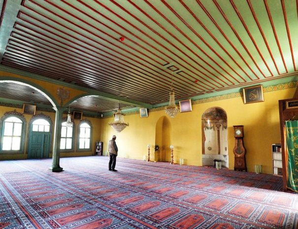 Cumalikizik-camisi-ici