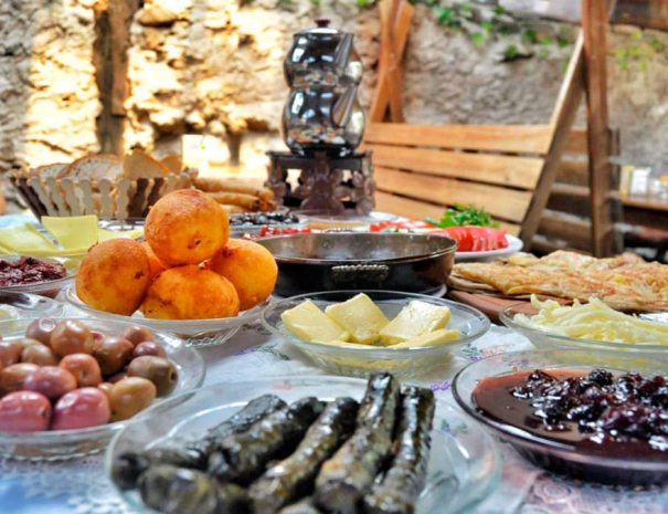 Cumalikizik-koy-kahvaltisi